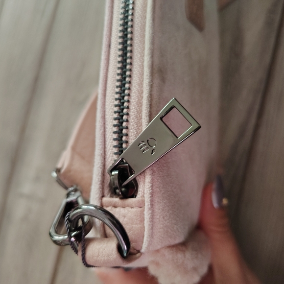 NWT Bearpaw Pink Faux Suede Shoulder Bag With Shearling Trim 🧸🐻 - Picture 7 of 8